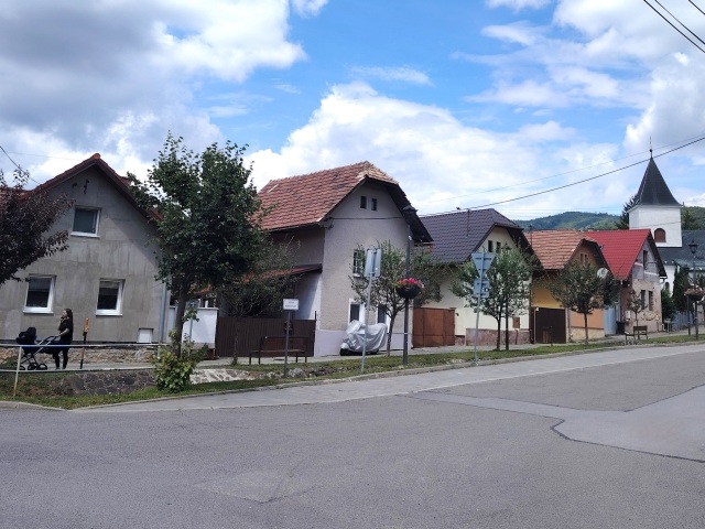 Ráztočno – obec, z ktorej pochádza desať z jedenástich hospitalizovaných ľudí na bojnickom pľúcnom oddelení.