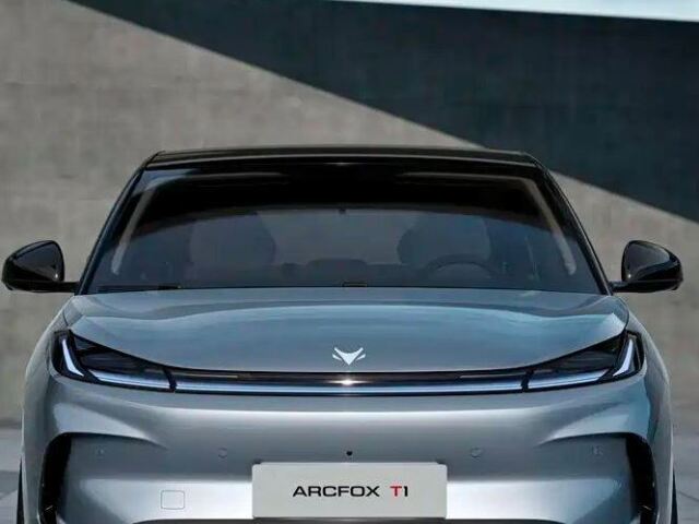 BAIC Arcfox T1 1