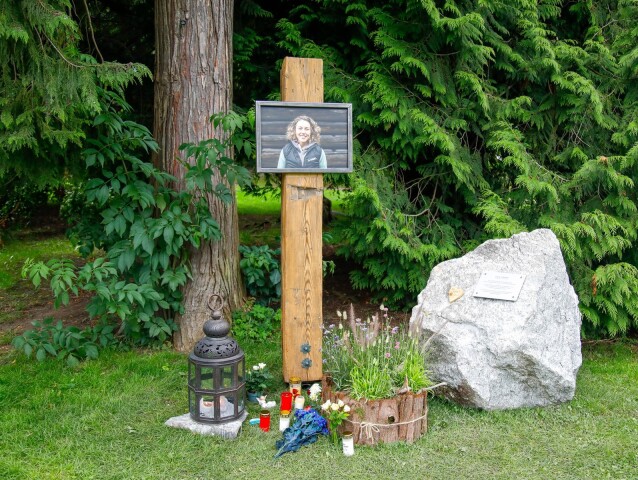 Dočasné pamätné miesto Laury Dahlmeierovej v rodnom Garmisch-Partenkirchene.