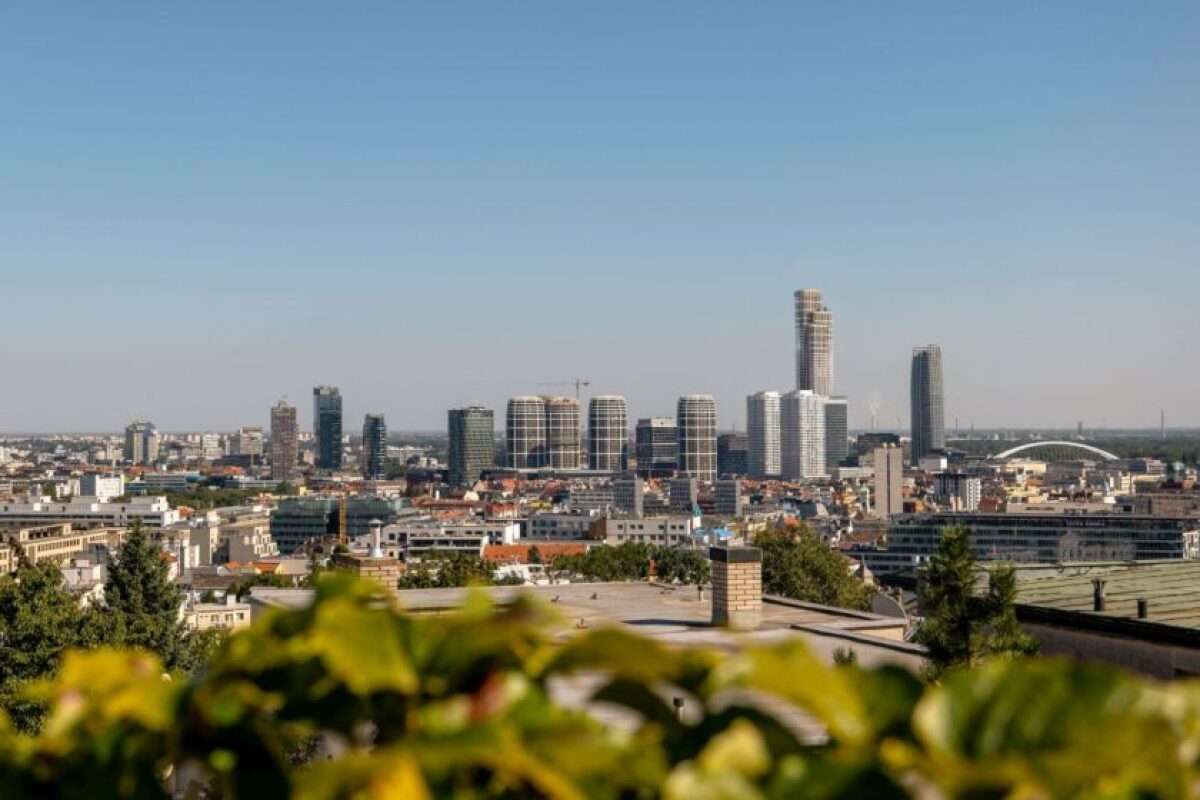 povodne riesenie dvoch vezi JTRE mrakodrap