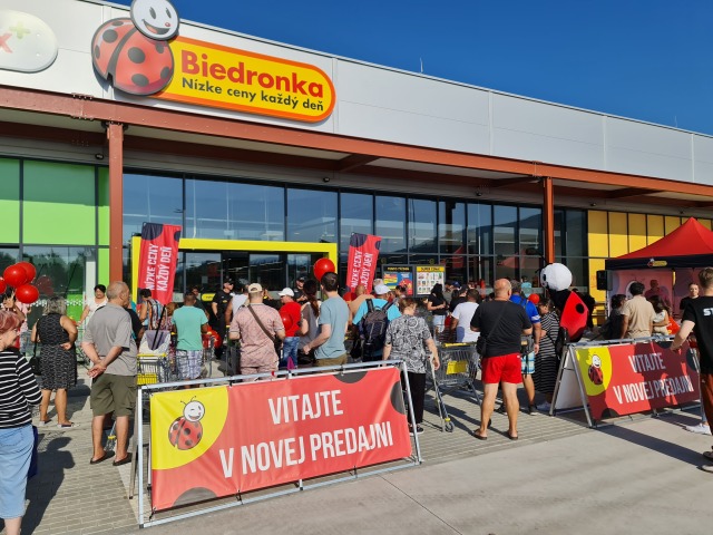Otvorenie novej predajne Biedronka Revuca