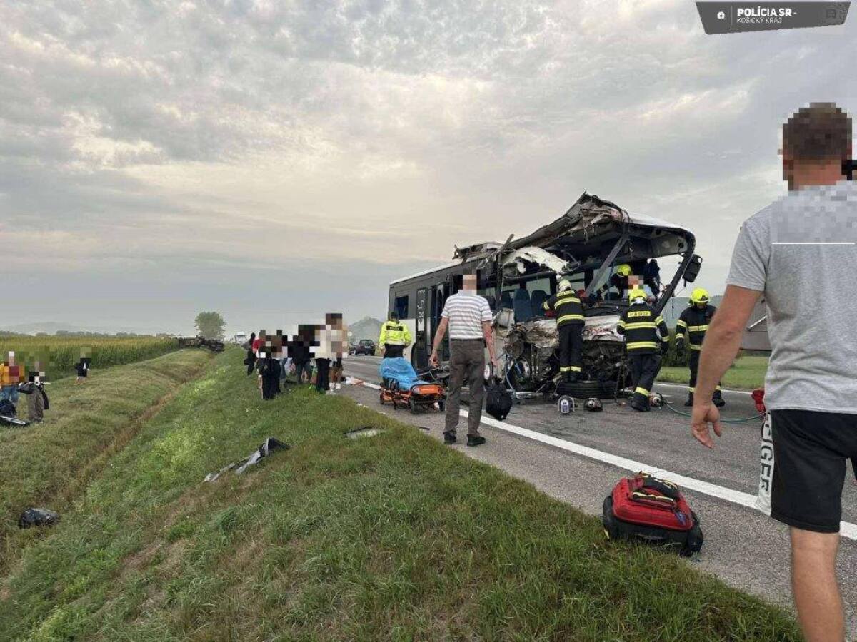 kamión, autobus, nehoda, zrážka,