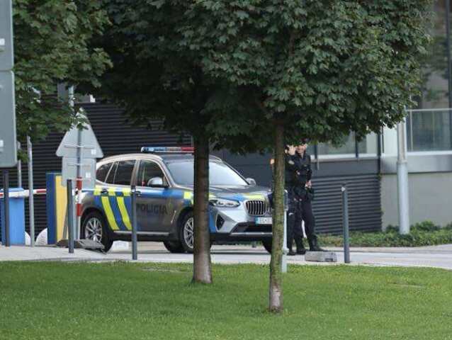 Evakuácia v Bratislave, polícia SR, policajti