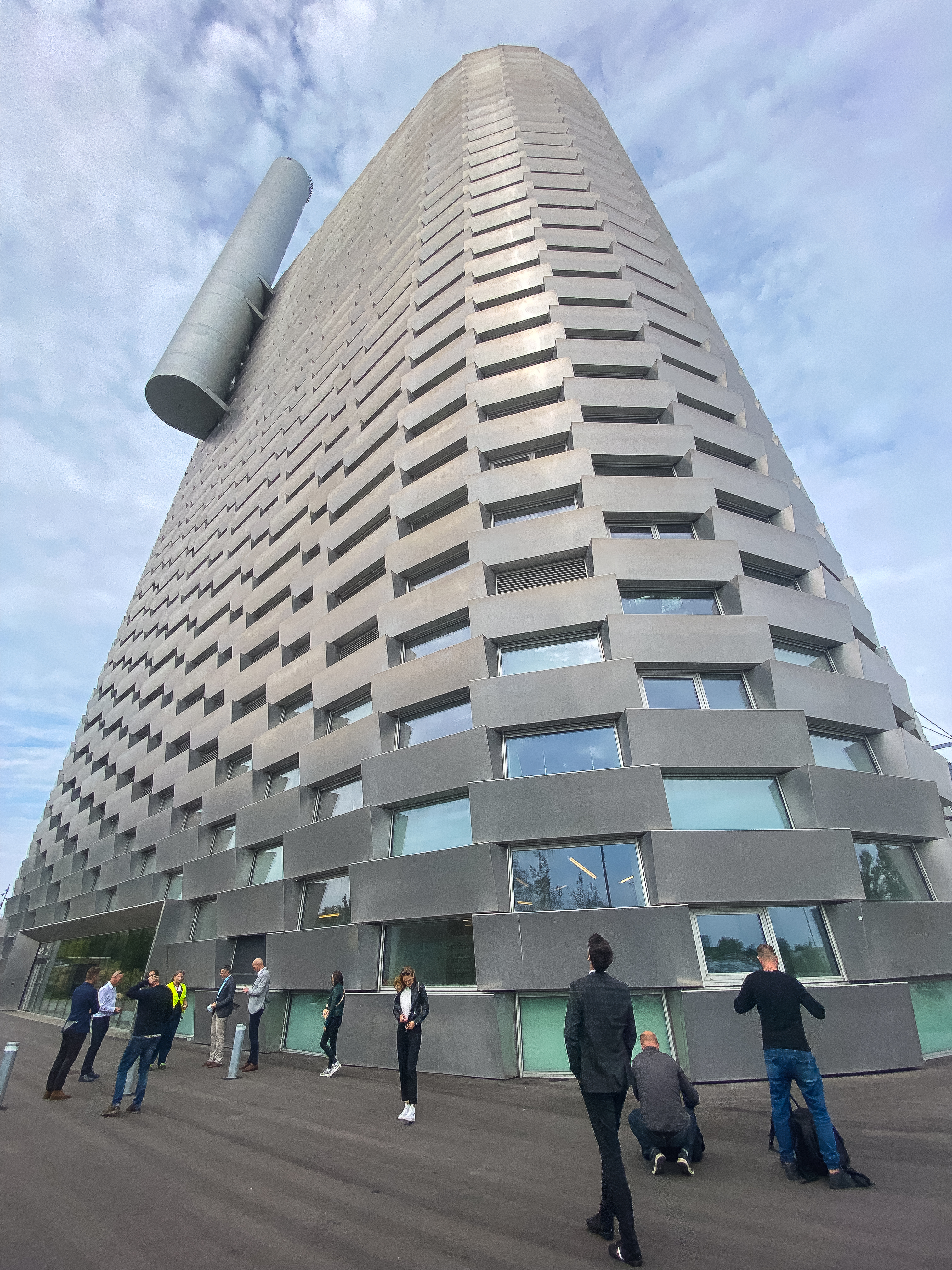 Aj do špičkovej dánskej spaľovne Amager Bakke sa už pred pár rokmi musel nakoniec dovážať odpad z cudziny loďami, aby sa zabezpečila investícia za 540 miliónov eur.