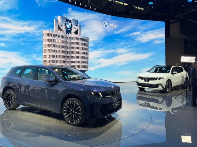 BMW iX3 - 2025