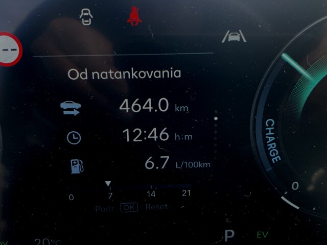 Náš priemer spotreby za 464 km dosiahol veľmi slušných 6,7 litra na 100 km. A to sme Tucson nedobíjali.