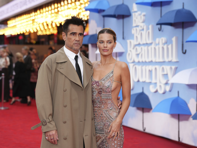 Colin Farrell (vľavo) a Margot Robbie