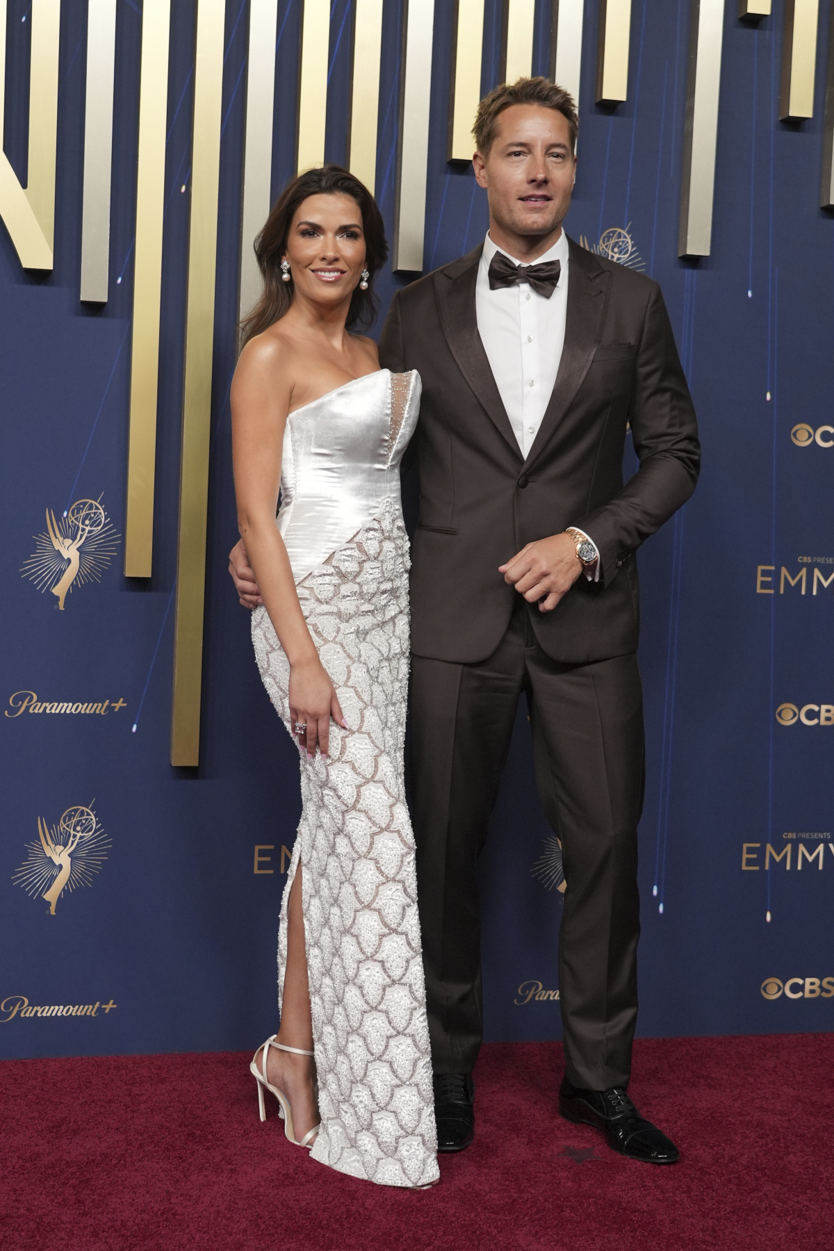 Herec Justin Hartley a jeho manželka Sofia Pernas.