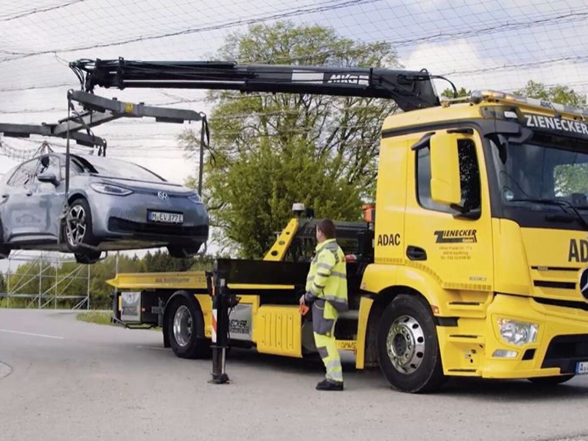 ADAC - čo s vybitým elektromobilom