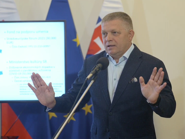 Robert Fico, TB o OZ, kde je aj mama Šimečku