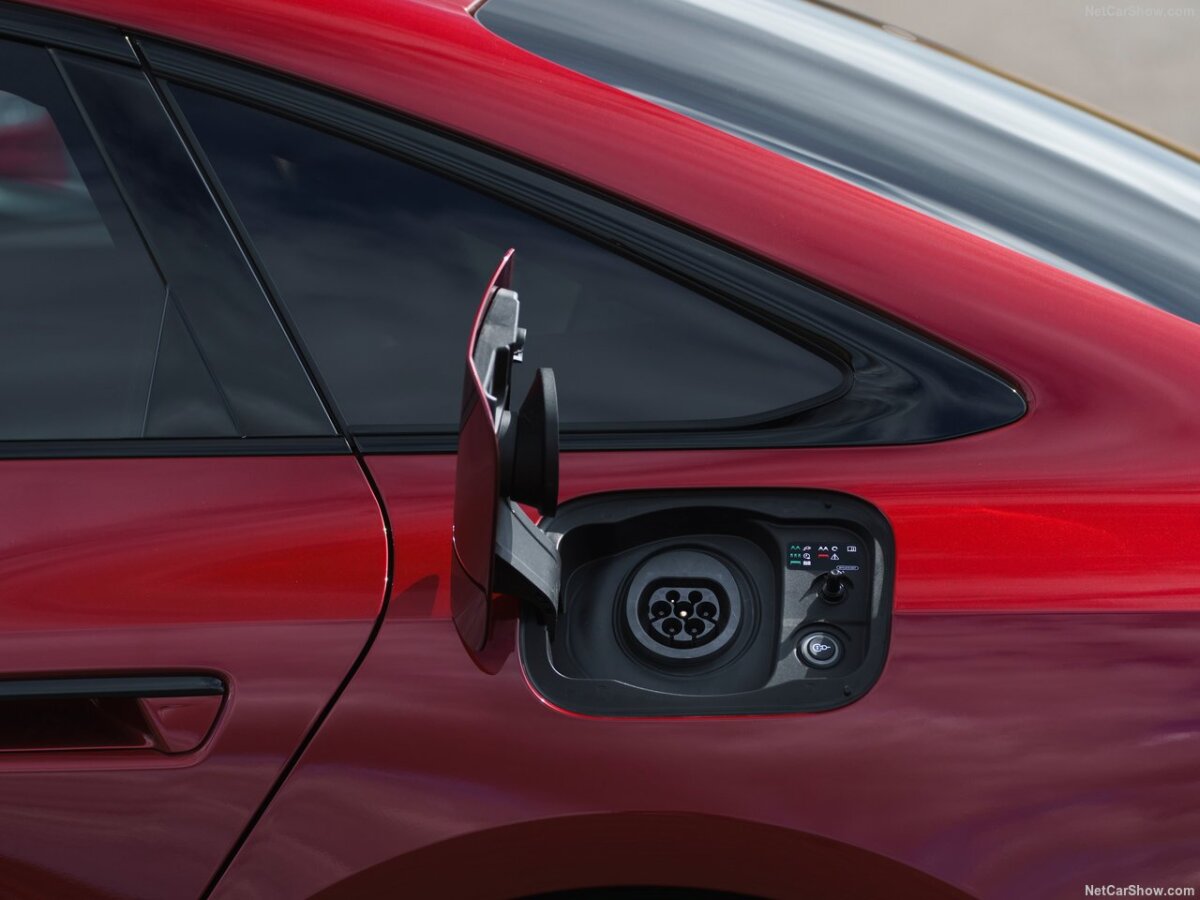 Audi A6 TFSI e-hybrid quattro - 2025