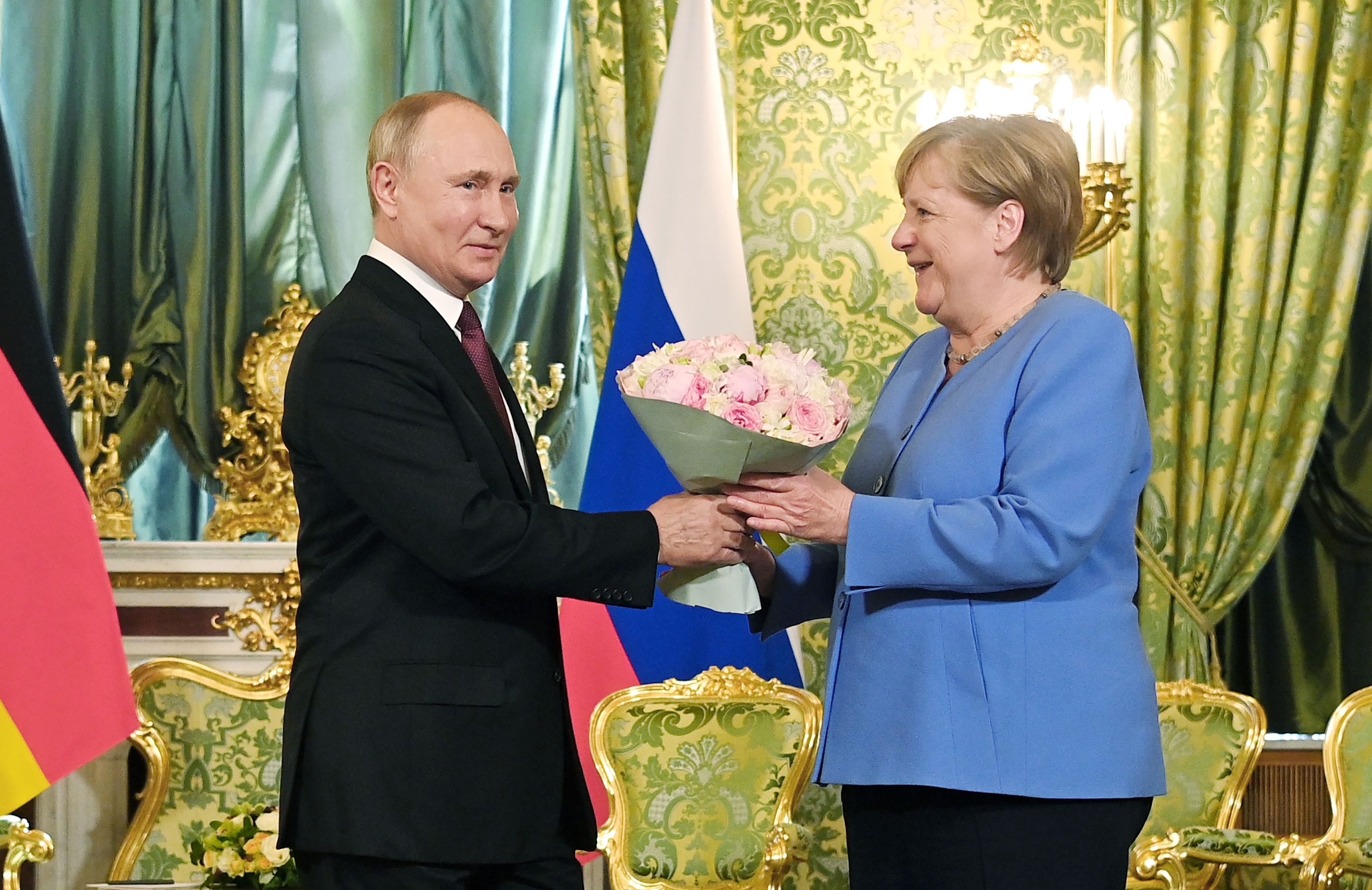 Angela Merkelová s Vladimirom Putinom v auguste 2021, keď ho navštívila v Kremli.