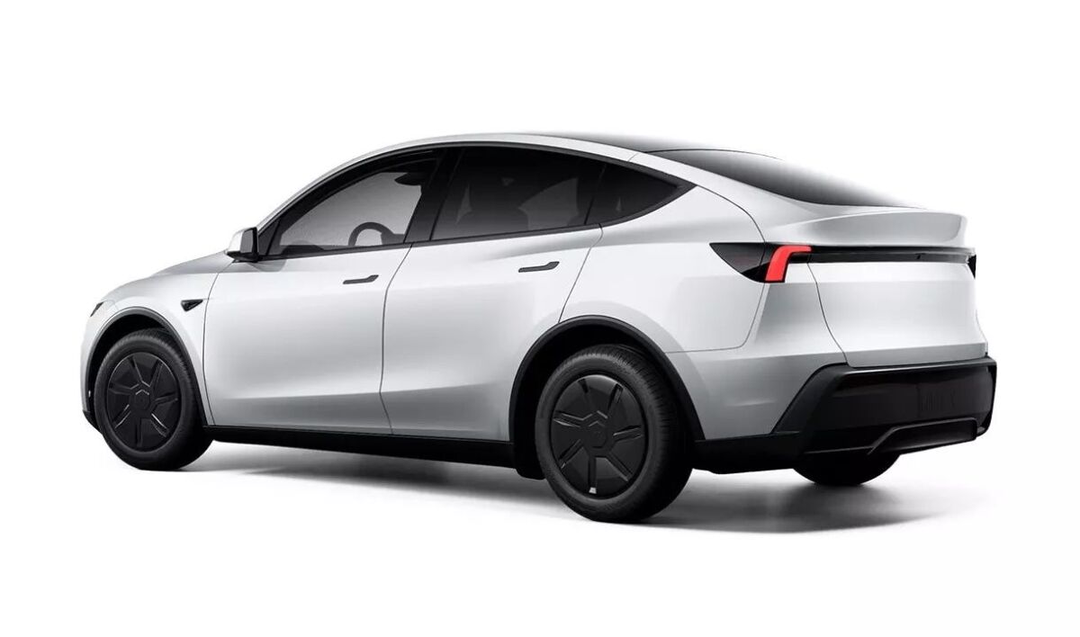 Tesla Model Y Standard 2