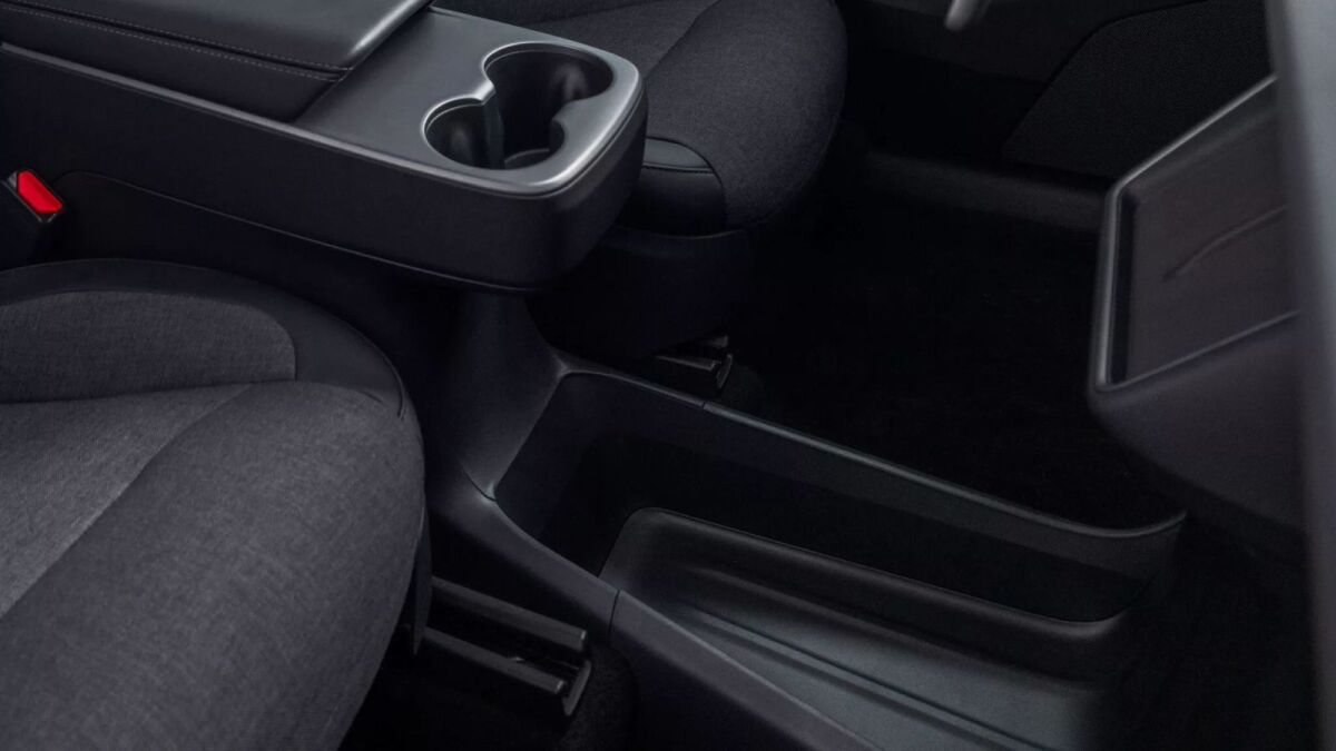 Tesla Model Y Standard 4