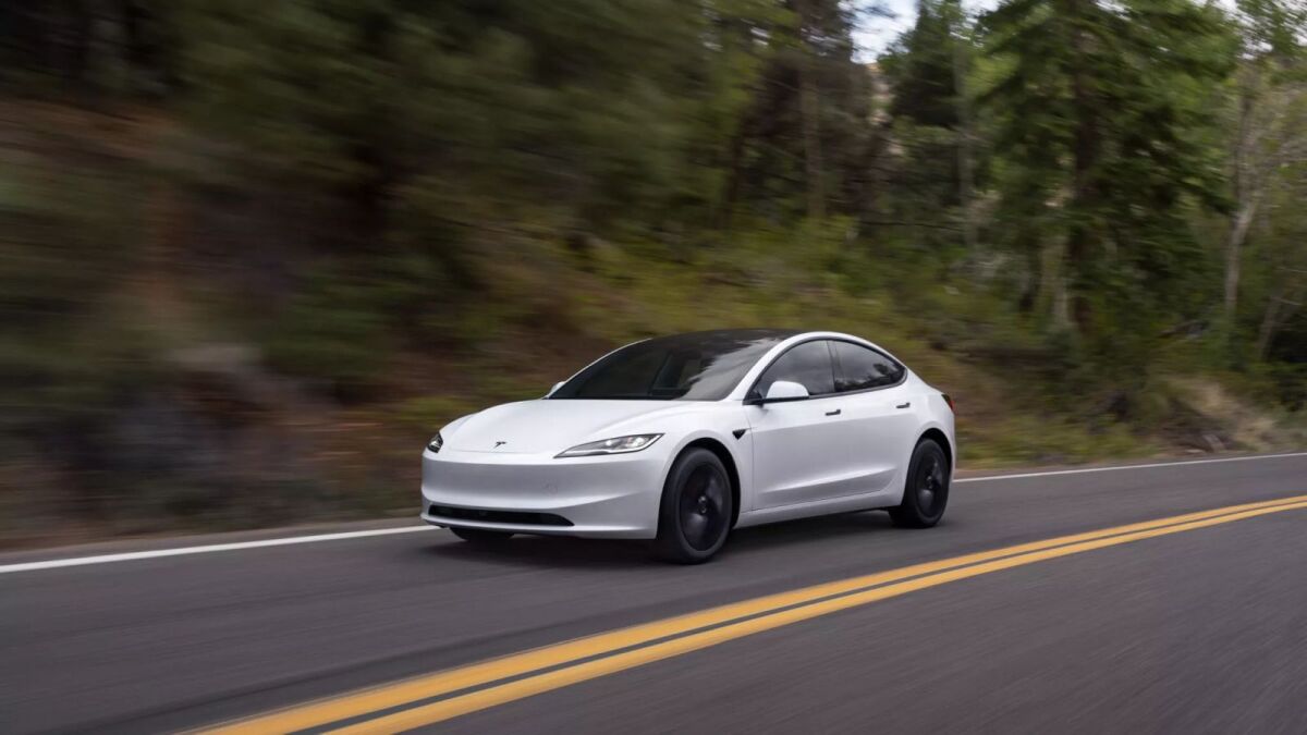 Tesla Model Y Standard 6
