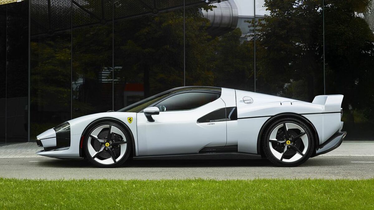 Ferrari SC40 - 2025