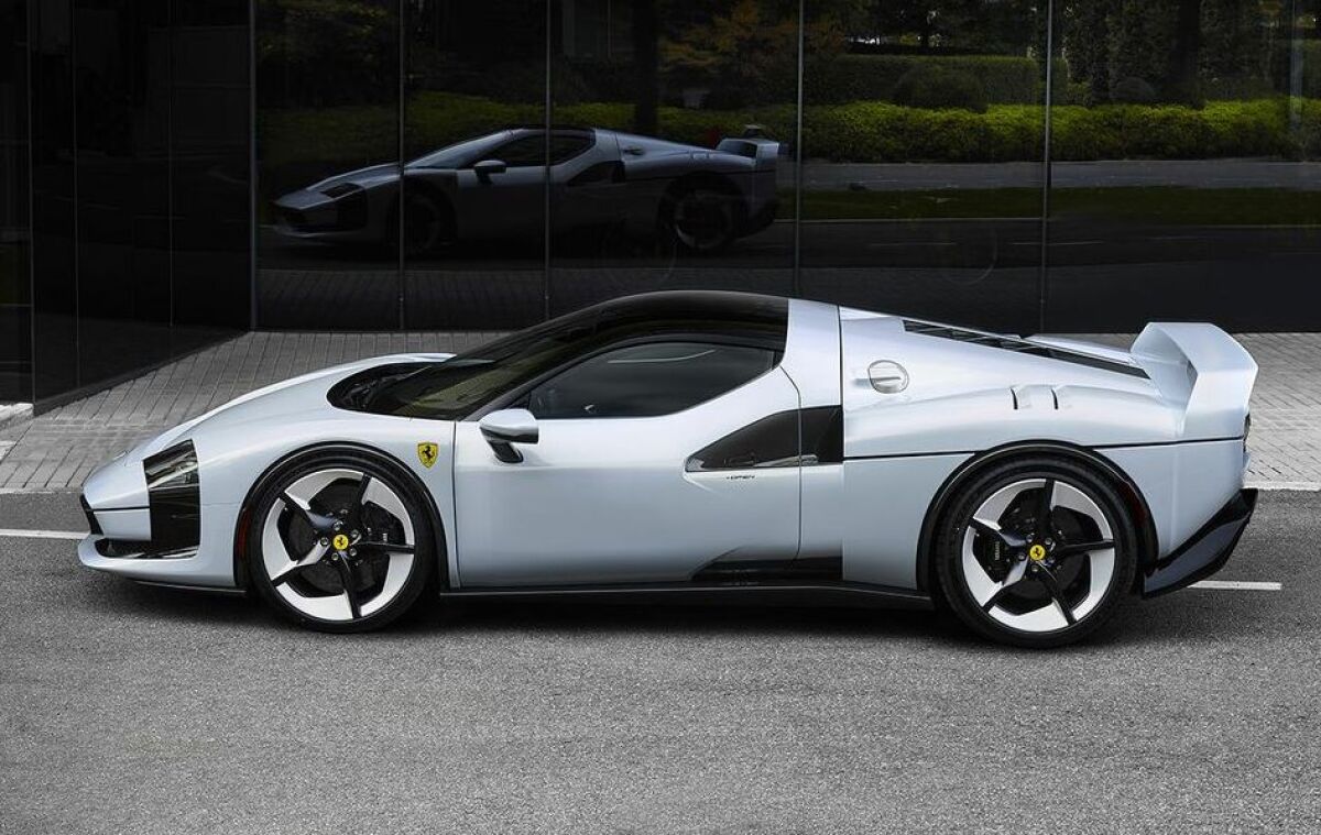 Ferrari SC40 - 2025