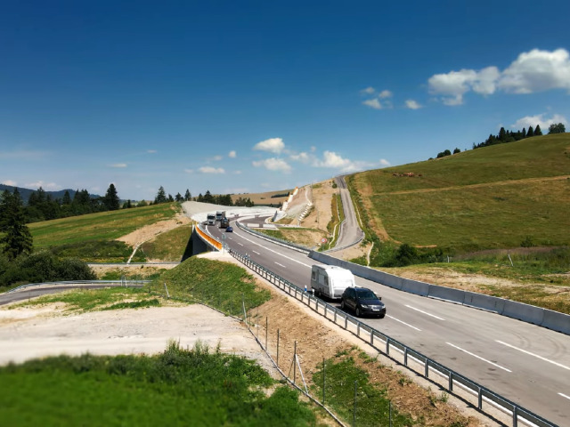 Obchvat R3 Tvrdošín – Nižná využívajú kamióny aj osobné autá.