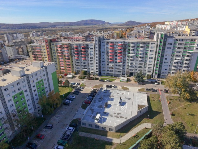 parkovaci dom karlova ves