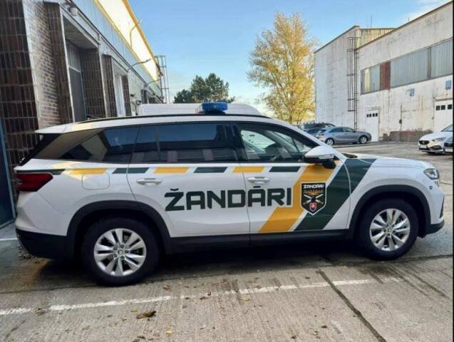 žandári, žandársky zbor, autá
