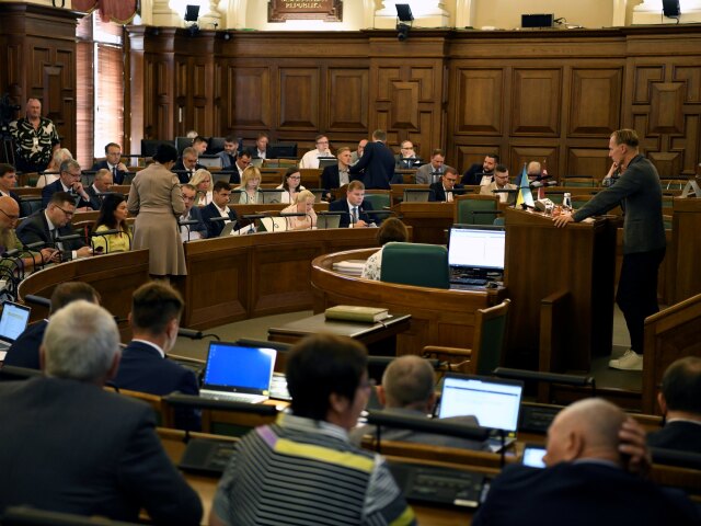 lotyšsko parlament
