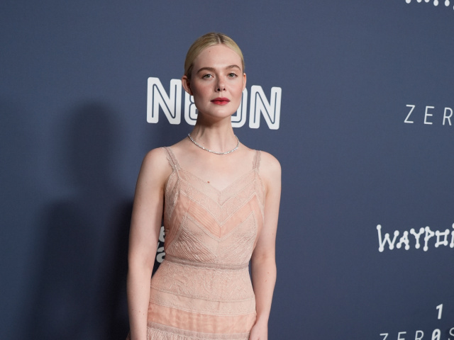 Elle Fanning 