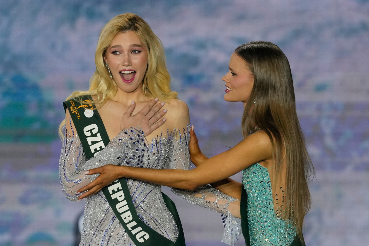 Miss Earth Natalie Puskinova