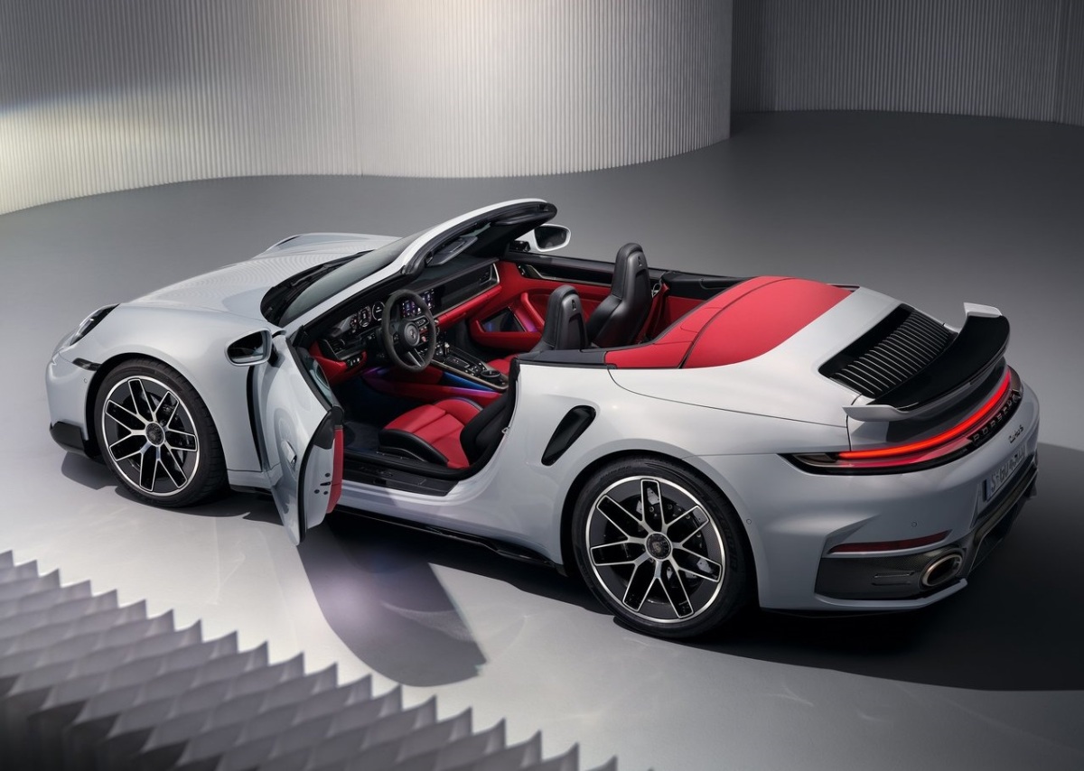 Porsche 911 Turbo S 2026 16
