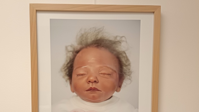 Z výstavy fotografky Dity Pepe v Českom dome v Bratislave, kolekcia O láske k bábikám.