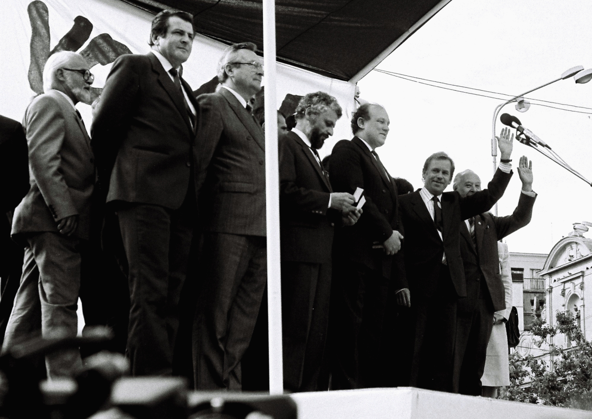 17. NOVEMBER 1989: Archívne snímky