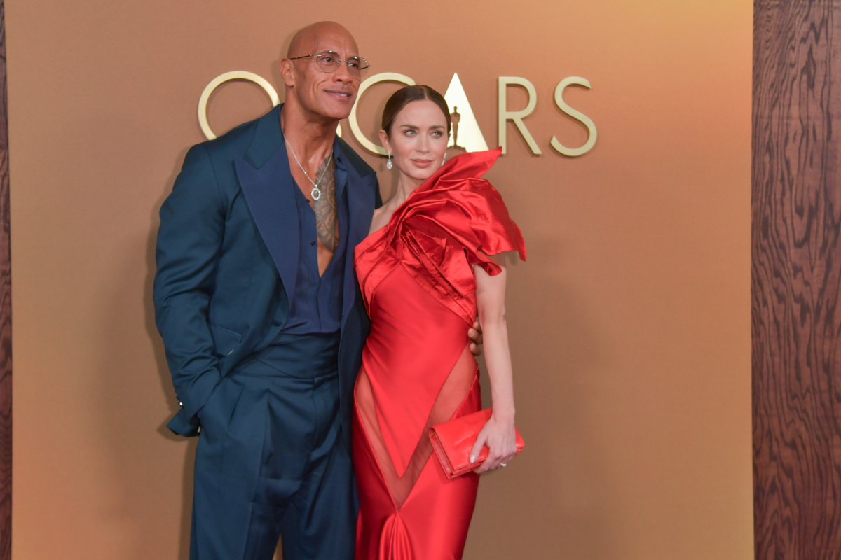 Herec Dwayne Johnson a jeho kolegyňa Emily Blunt.