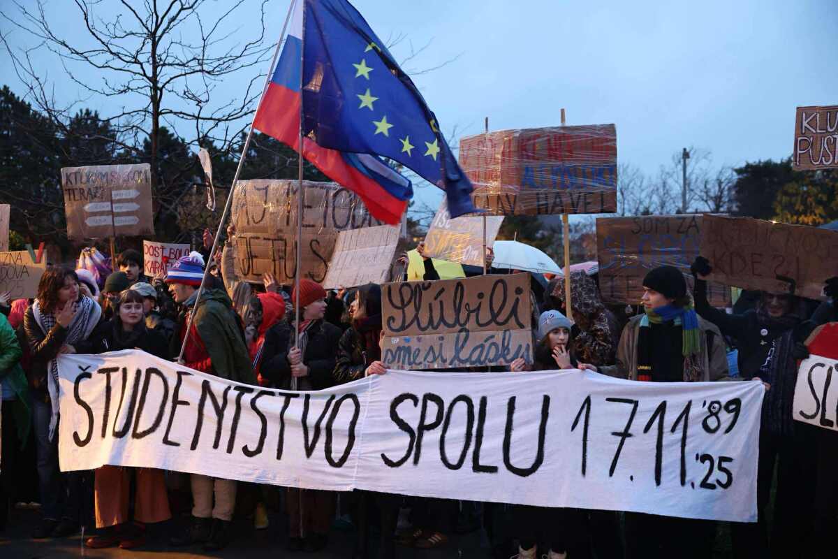protest, nám. slobody, bratislava, študenti, 17.november