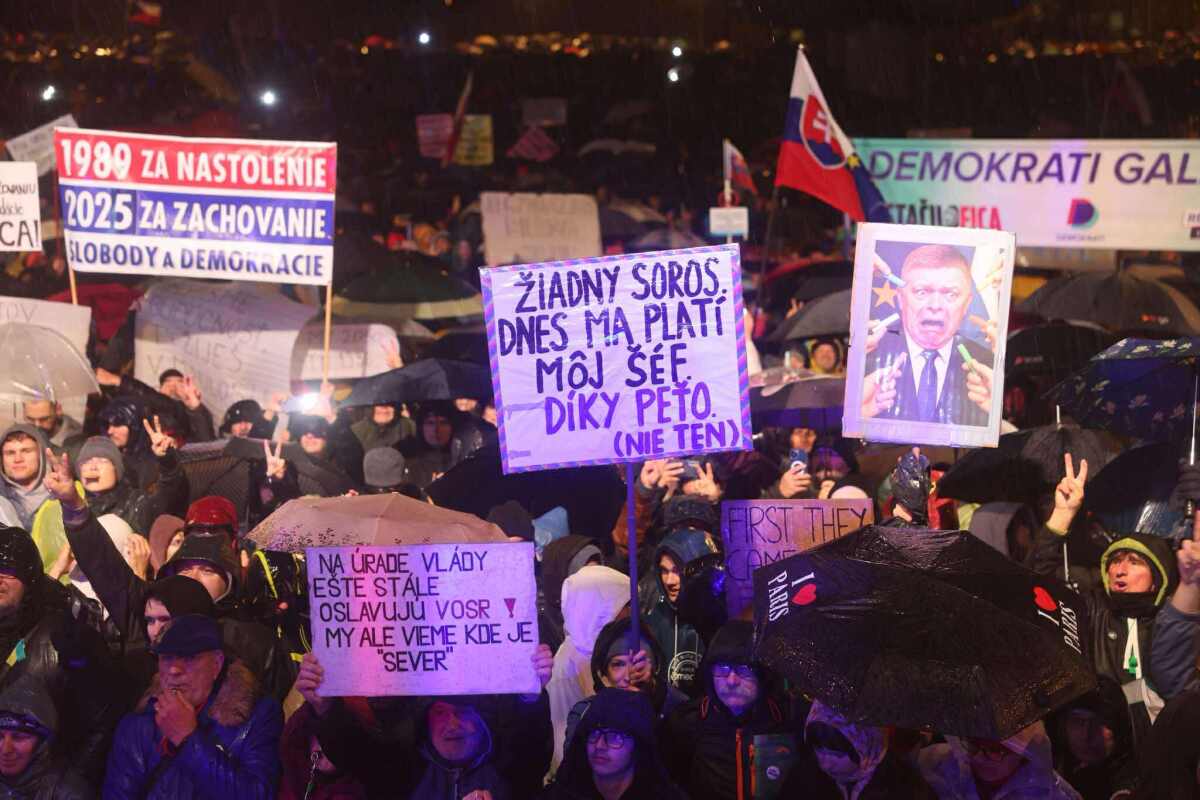 protest, zhromaždenie, soros, fico