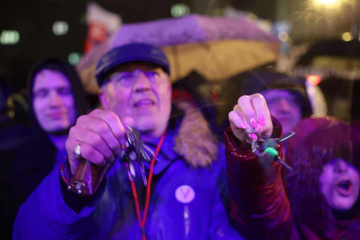 zhromaždenie, protest, nežná, kľúče, štrnganie