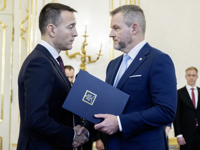 SR Prezident ÚPPV Demisia Kmec Drucker Poverenie BAX