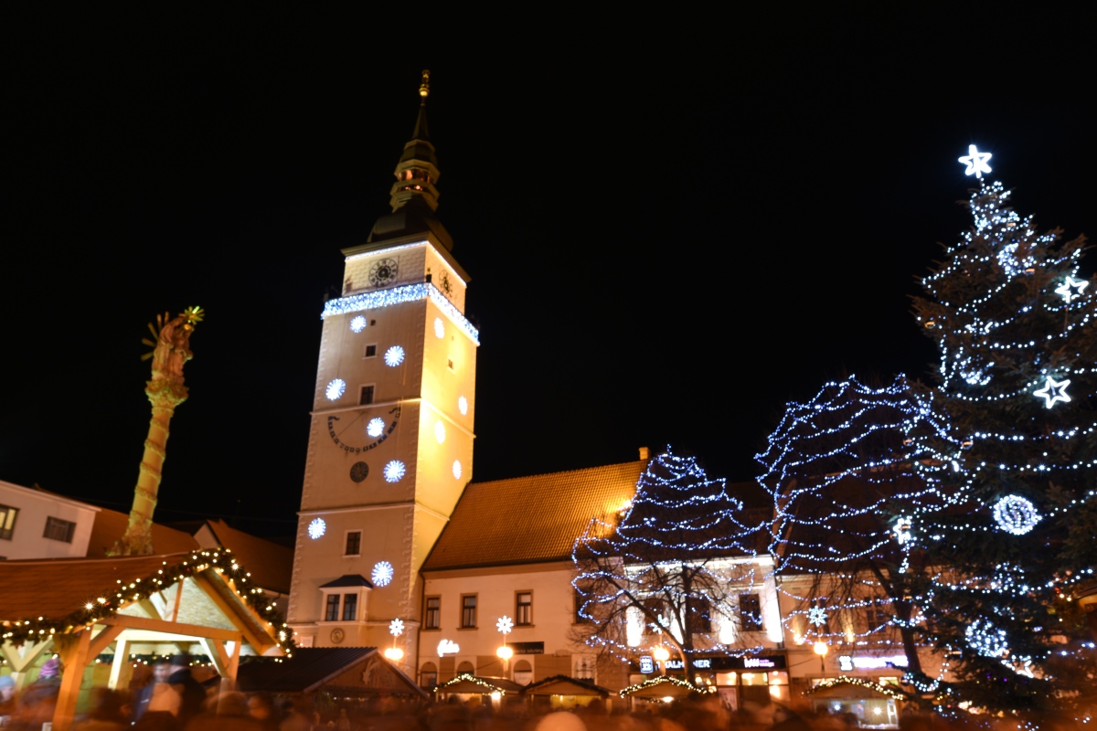 SR sviatky Vianoce advent vianočné trhy Trnava 
