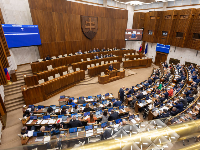 parlament, poslanci, nr sr
