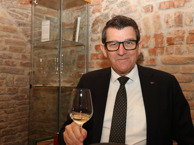 John Baker, generálny riaditeľ Medzinárodnej organizácie pre vinič a víno (OIV).