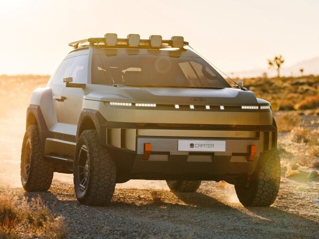 Tento drsný off-road si zakladá na ostrých hranách a odolných materiáloch. Tvar nárazníkov a prahov zväčšuje nájazdové a prejazdové uhly.