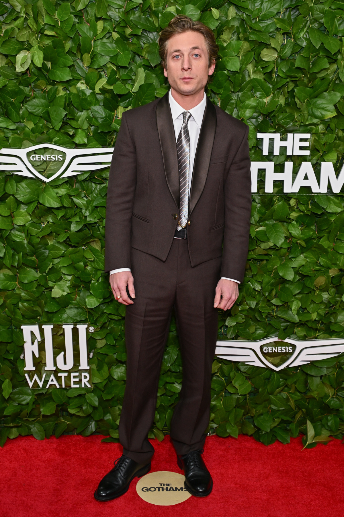 Herec Jeremy Allen White.