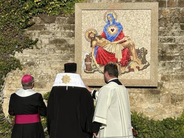 Vo Vatikáne odhalili mozaiku Sedembolestnej Panny Márie, patrónky Slovenska