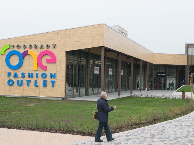 Voderady one fashion outlet
