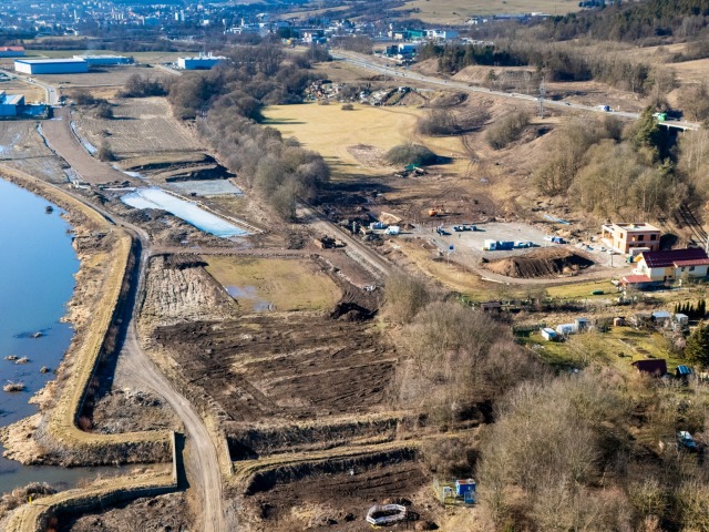 Výstavba R1