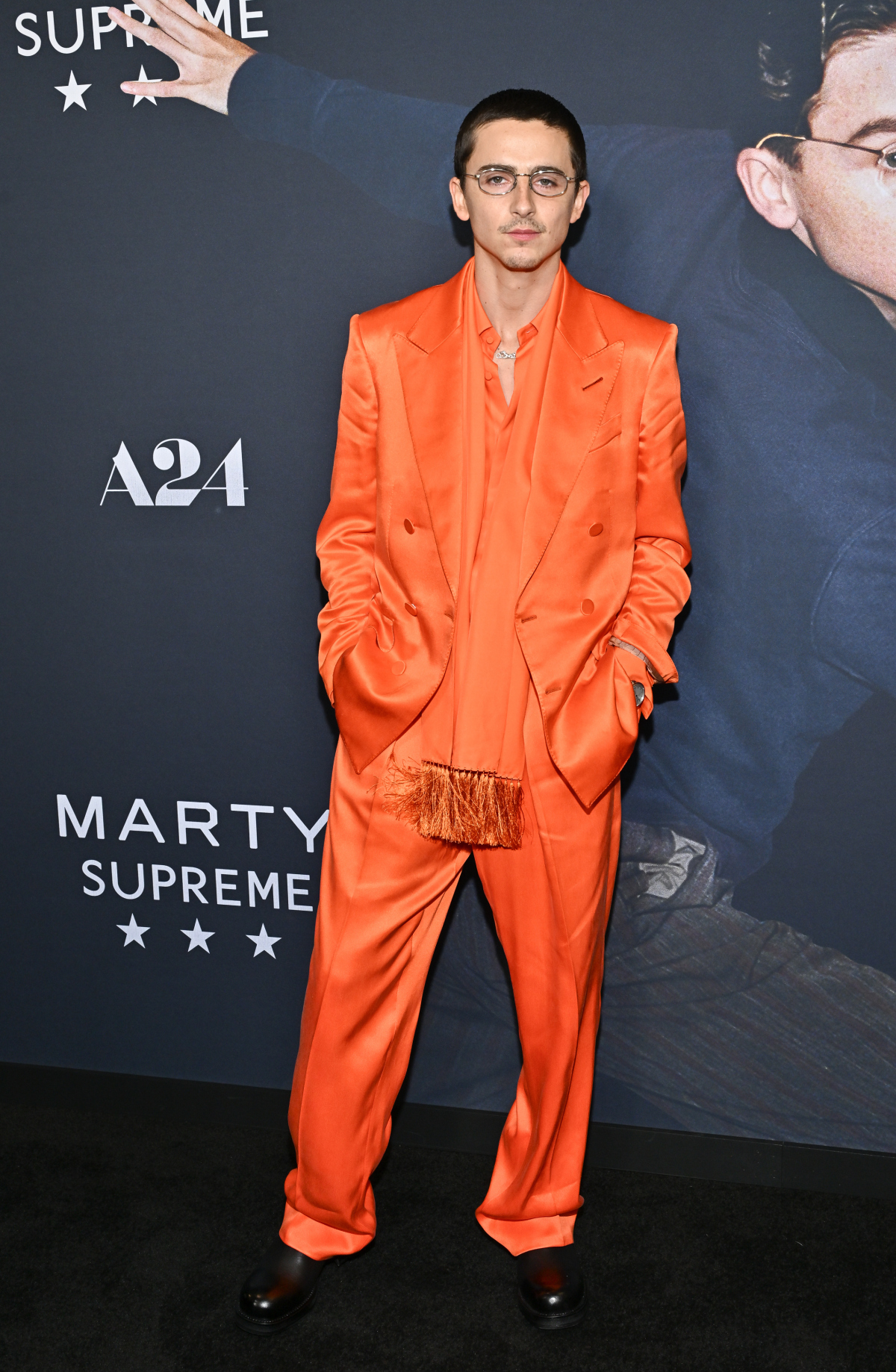 Timothée Chalamet v kreácii Tom Ford by Haider Ackerman 