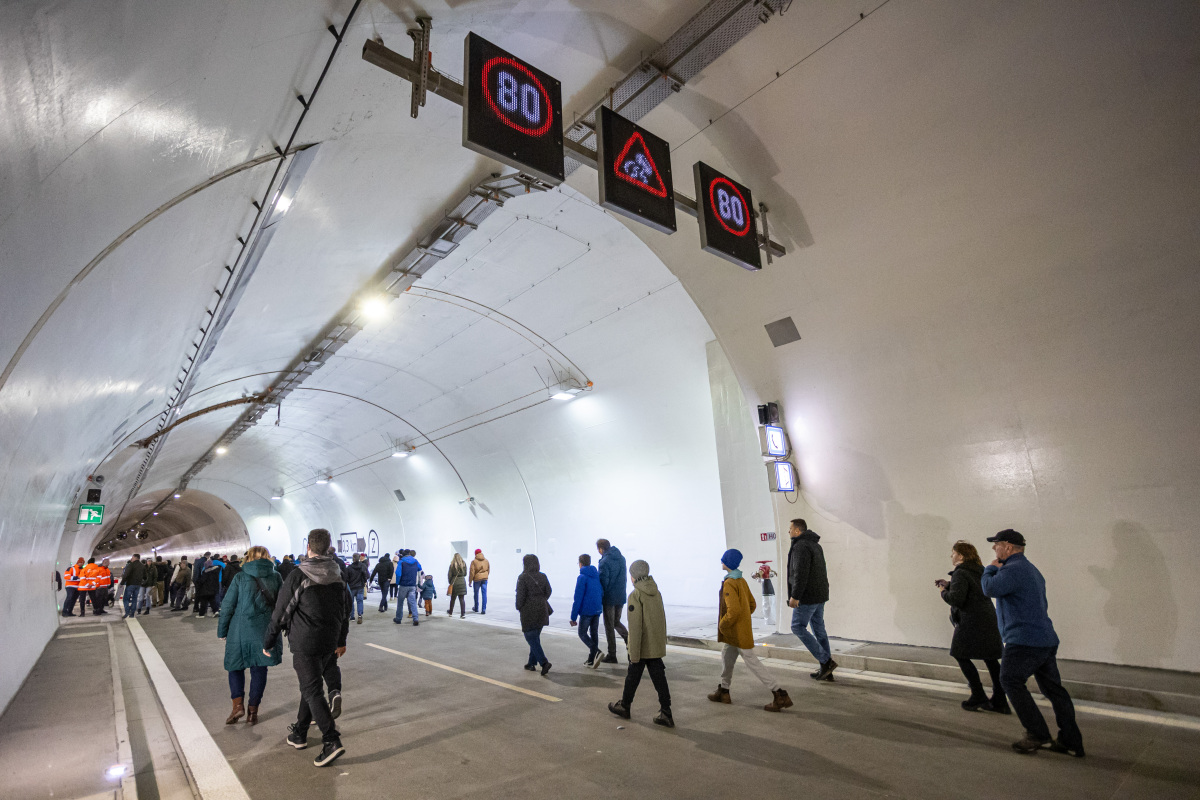 SR Višňové tunel otvorenie doprava ZAX