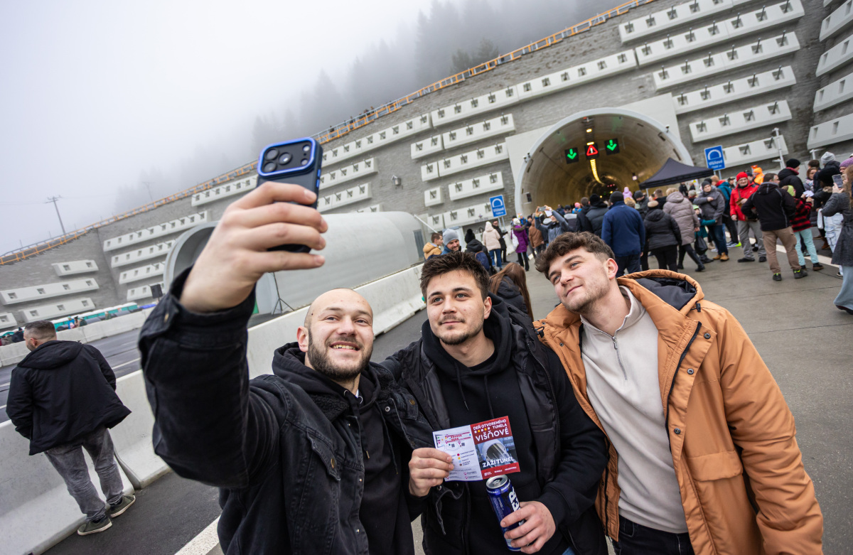 SR Višňové tunel otvorenie doprava ZAX