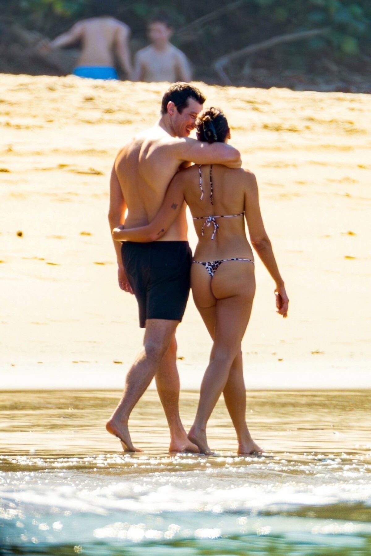 Dua Lipa a jej partner/snúbenec - herec Callum Turner