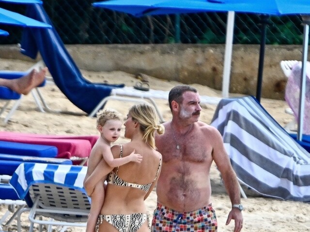 Liev Schreiber a jeho manželka Taylor Neisen
