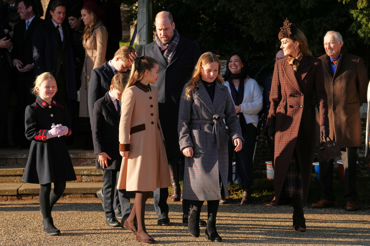 Princ William s manželkou, princeznou Kate a ich deťmi 