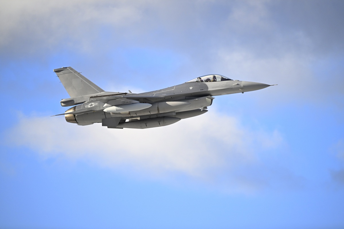 SR Kuchyňa Stíhačky F-16 Prílet BAX